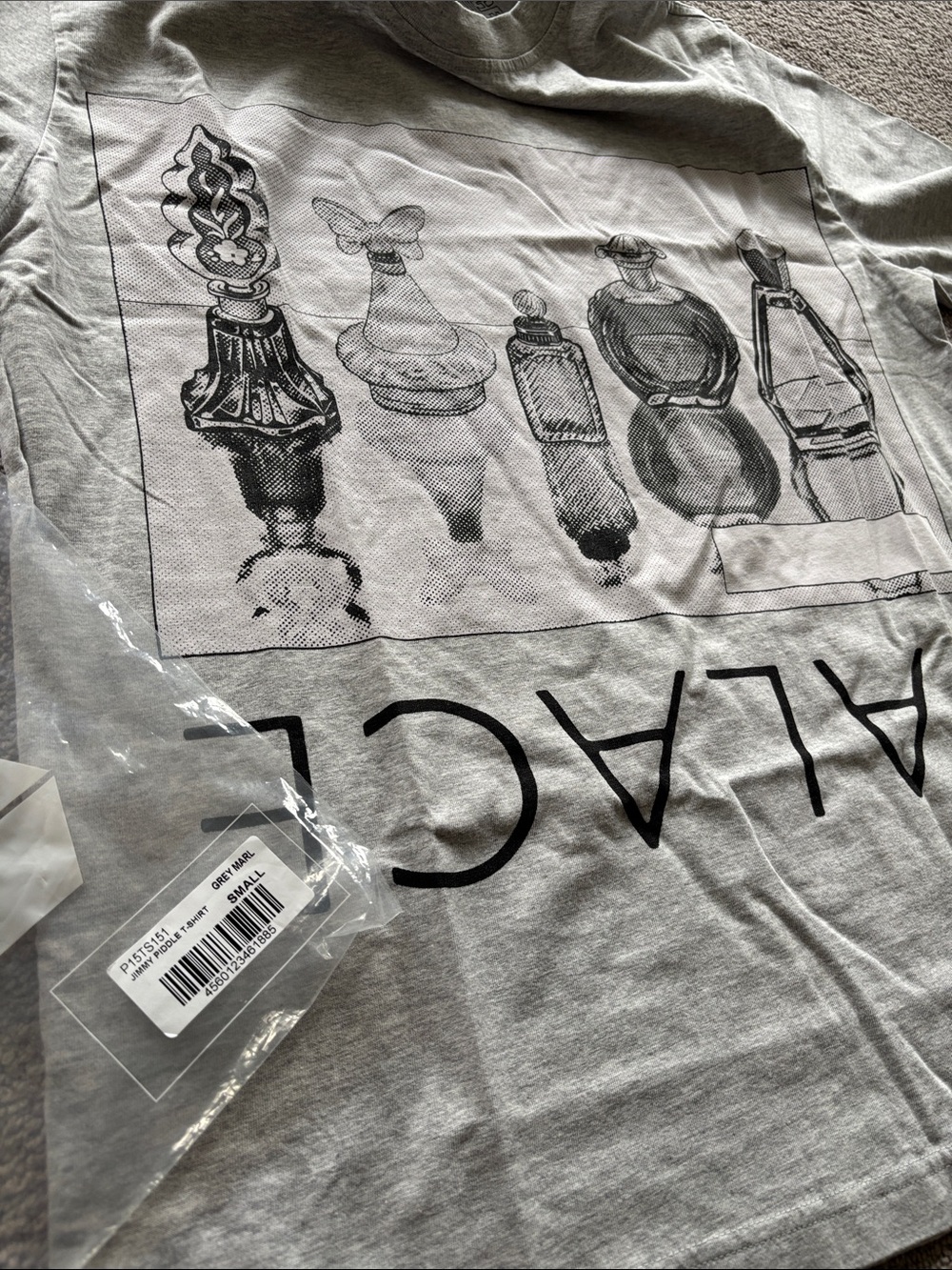 PALACE Light Gray Inverted Logo T-Shirt - Picture 4 of 4